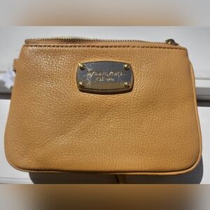 MICHAEL KORS Jet Set Item Women's Small Wrist-let Clutch Wallet Peanut Leather